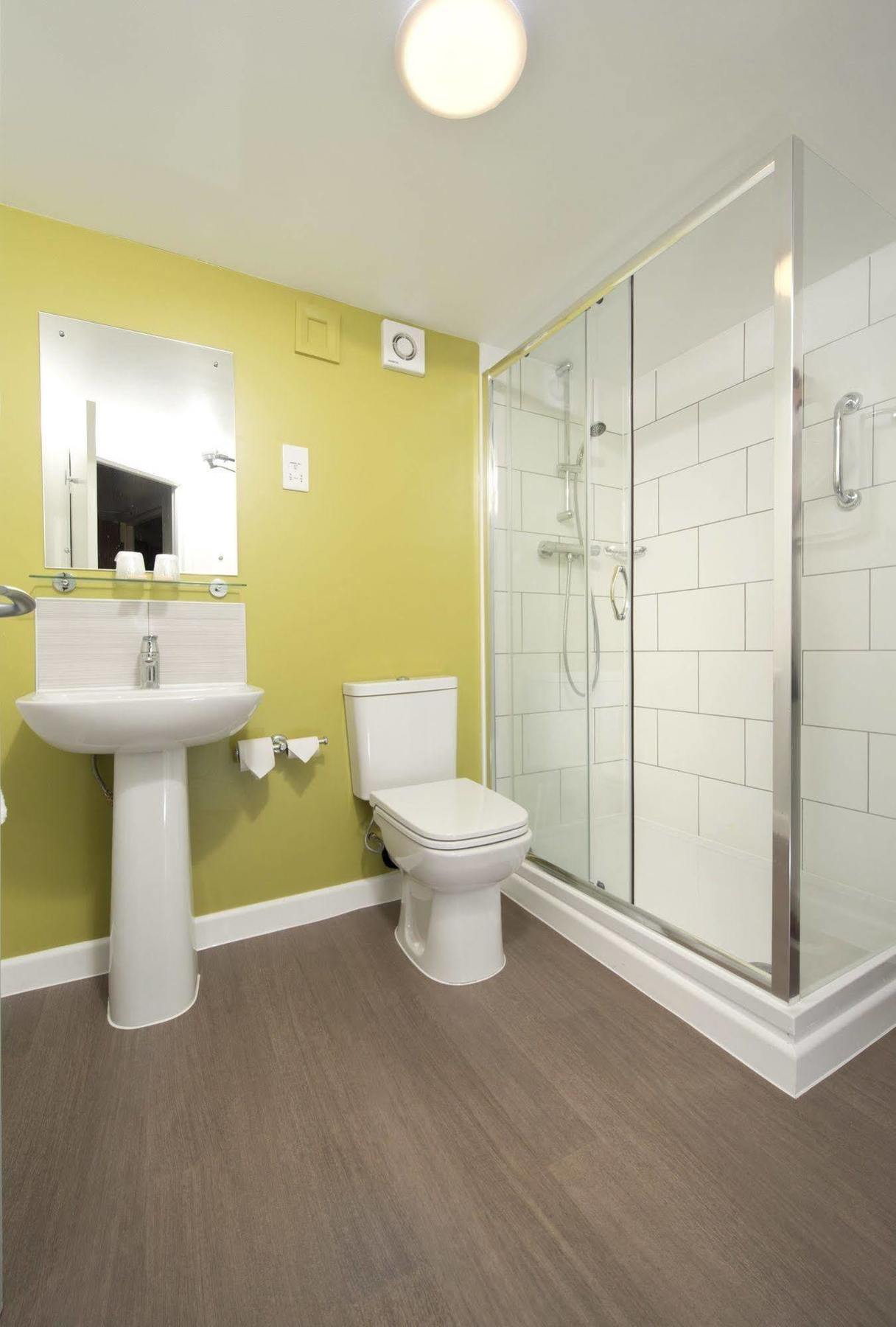 Hotel The Esplanade By Compass Hospitality 3*